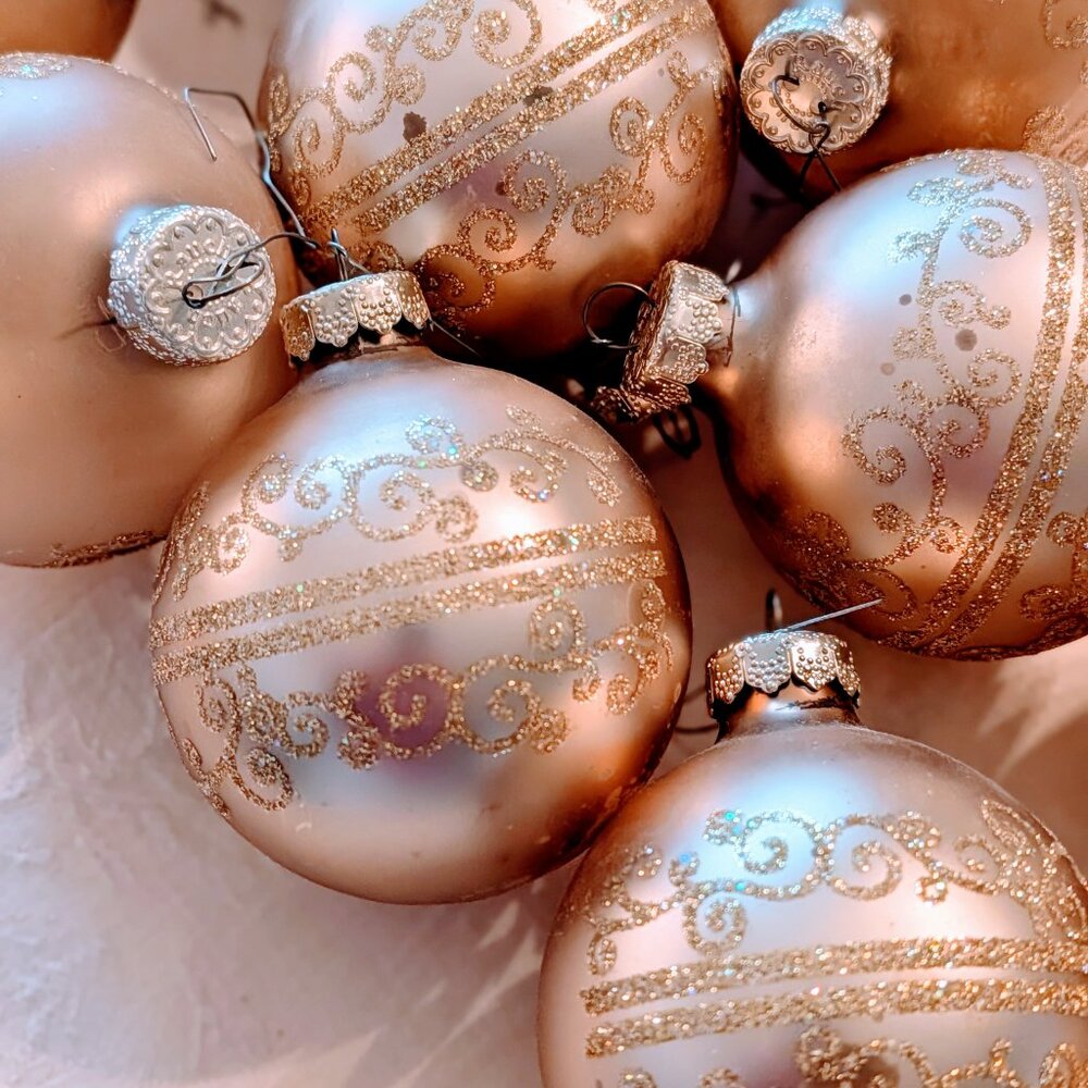 VTG Lot of 14 Rauch Glass Ornaments Champagne Gold Scroll Medium USA Christmas - Picture 2 of 8